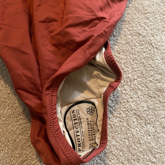 Brand new with tags A Pea in the Pod maternity swimsuit size small - Picture 3 of 5